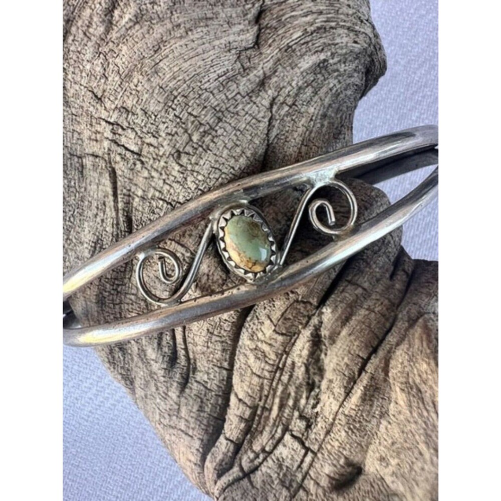 Vintage Turquoise & Solid Sterling Silver Cuff Bracelet - Picture 2 of 9
